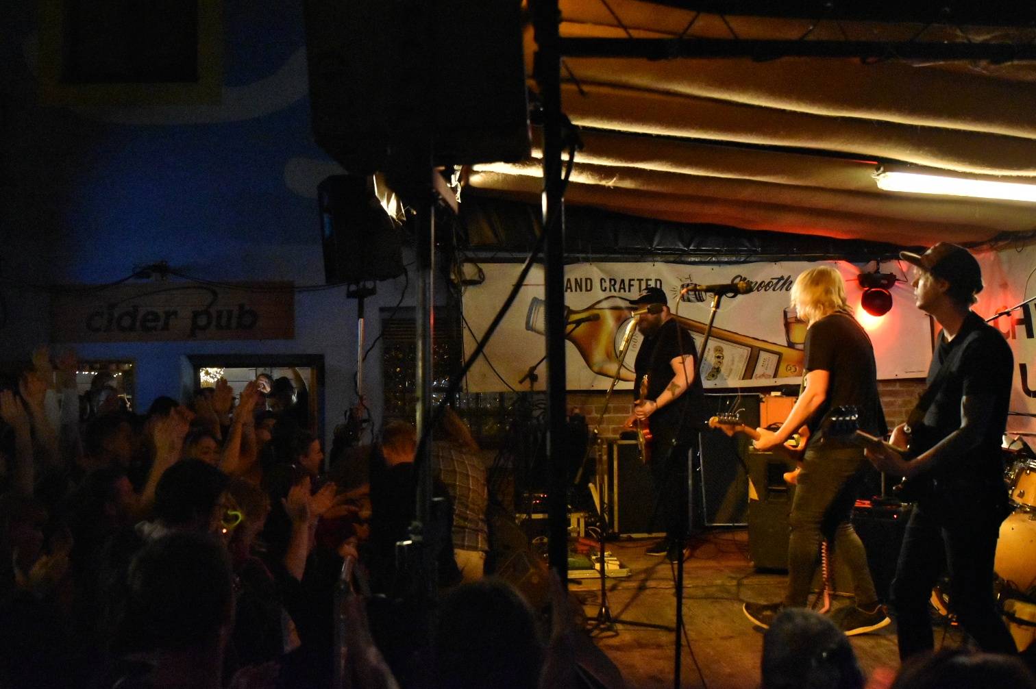 Vypsaná fiXa dorazila do Plzně, vzduchem létaly vlasy, boty i oblečení