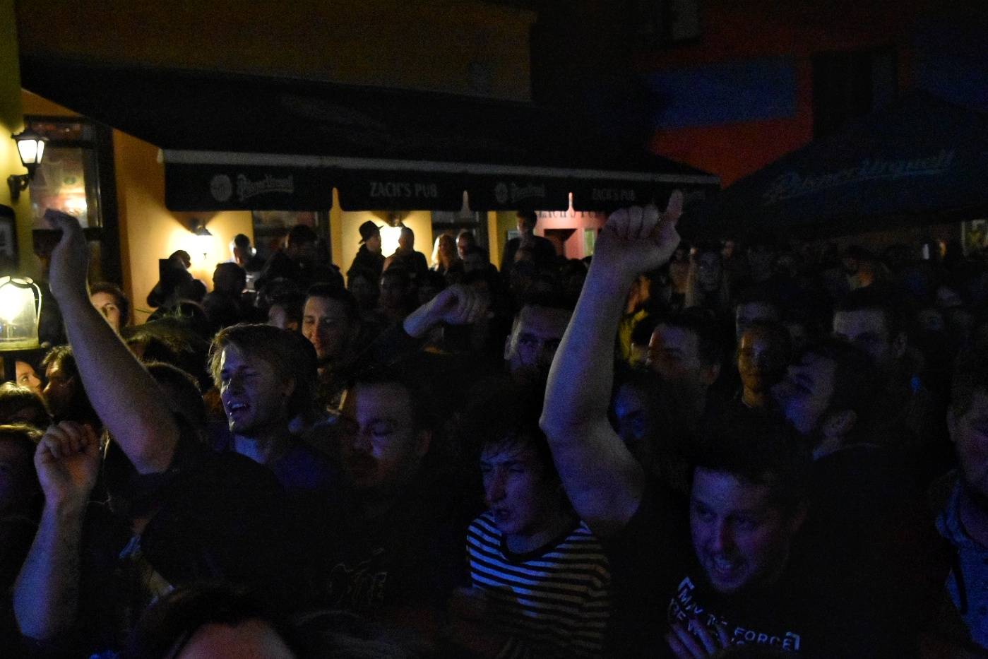 Vypsaná fiXa dorazila do Plzně, vzduchem létaly vlasy, boty i oblečení