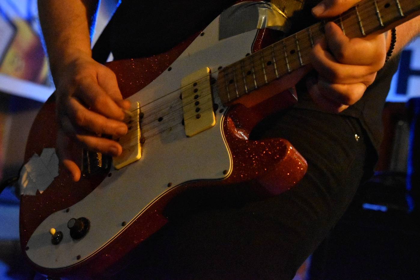 Vypsaná fiXa dorazila do Plzně, vzduchem létaly vlasy, boty i oblečení