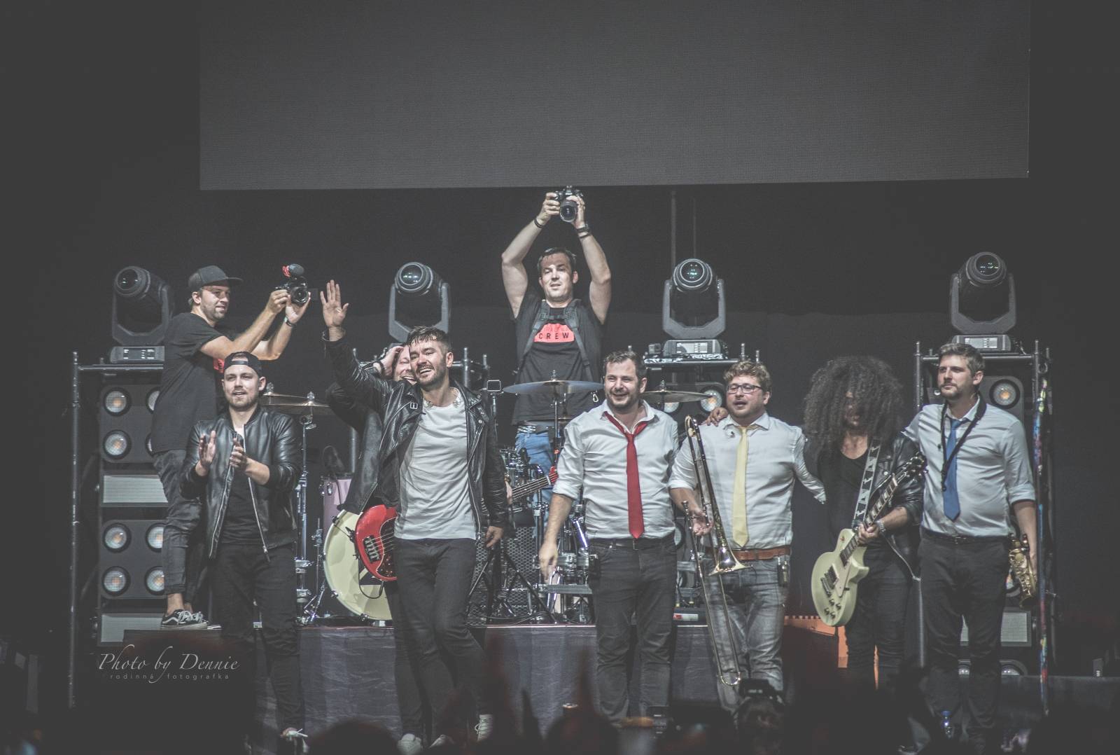 Marek Ztracený rozsvítil O2 arenu, přivezl si Kapitána Dema nebo Martu Jandovou