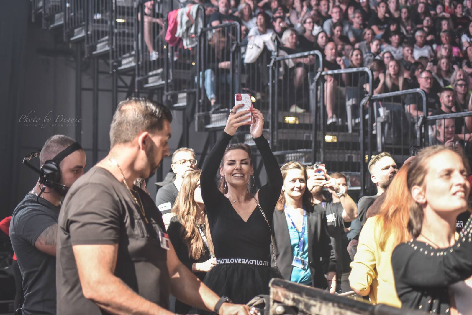 Marek Ztracený rozsvítil O2 arenu, přivezl si Kapitána Dema nebo Martu Jandovou