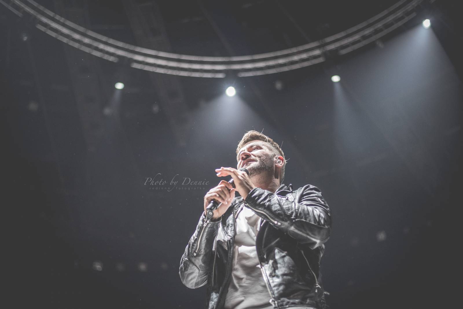 Marek Ztracený rozsvítil O2 arenu, přivezl si Kapitána Dema nebo Martu Jandovou