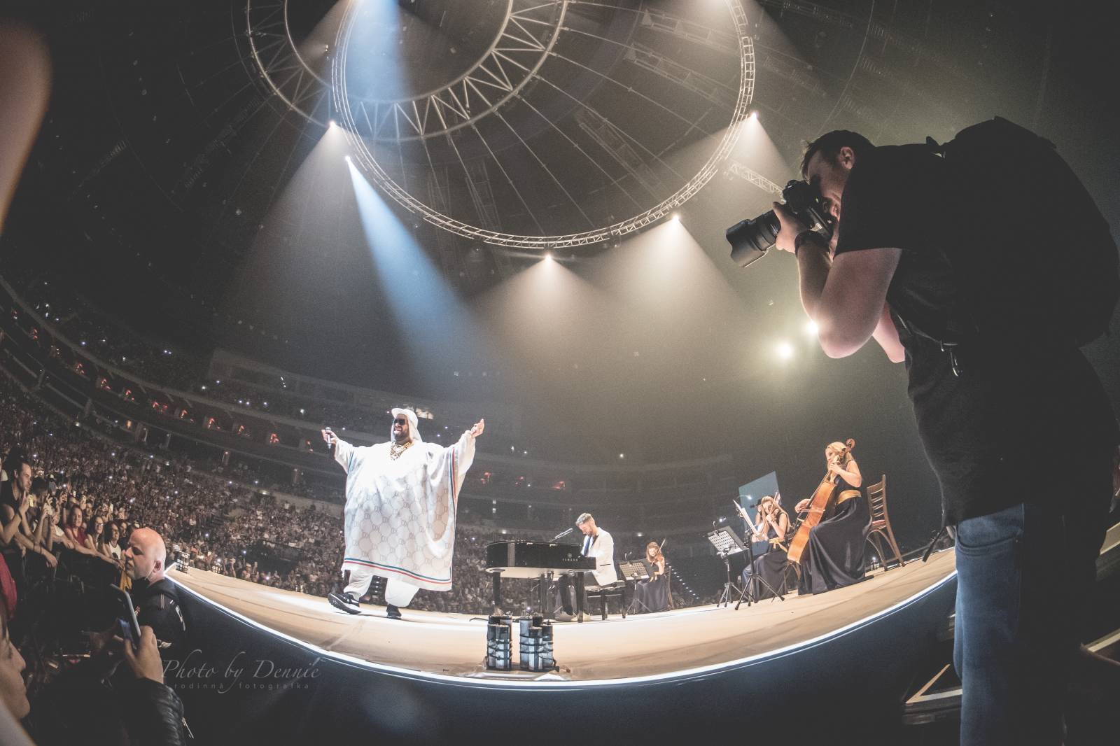 Marek Ztracený rozsvítil O2 arenu, přivezl si Kapitána Dema nebo Martu Jandovou