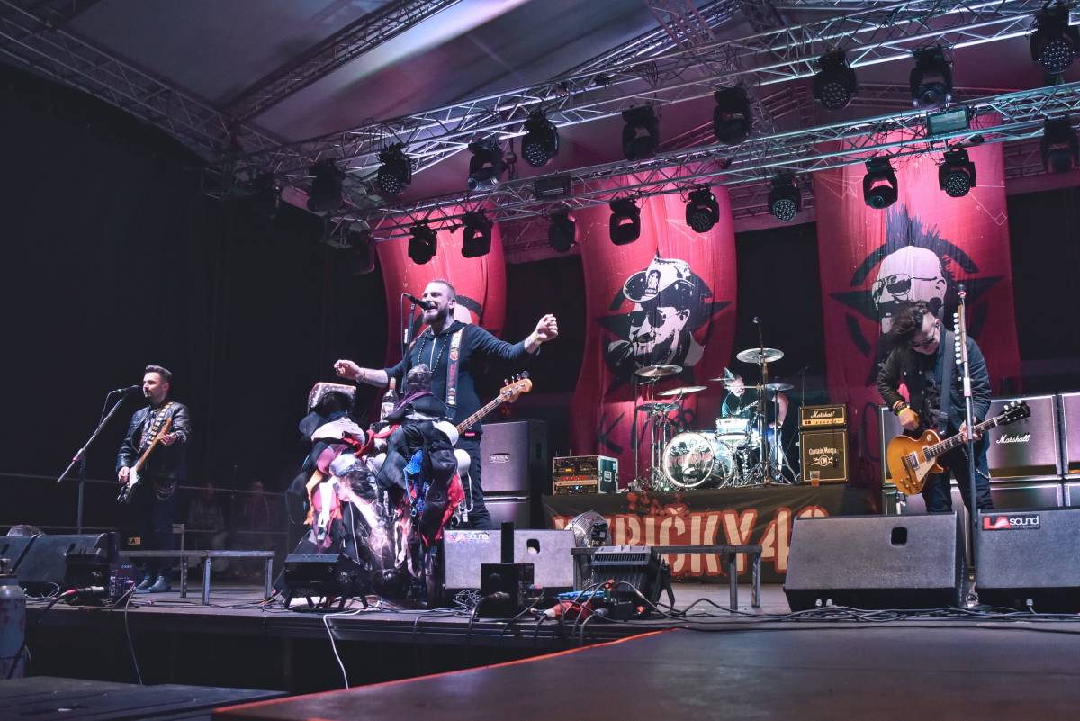 Mig 21, Rybičky 48, Wohnout či UDG se na Výravě rozloučili se sezónou