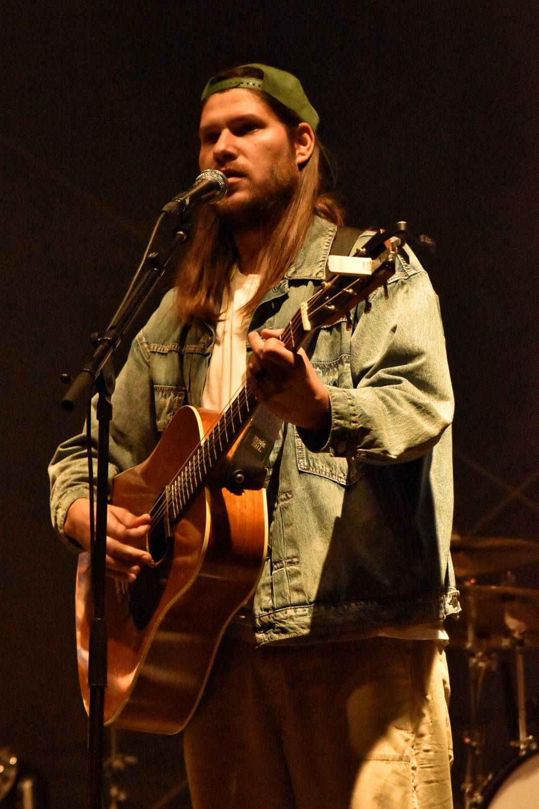 Chinaski rozezpívali plzeňské publikum svými největšími hity, předskakoval jim Marcell