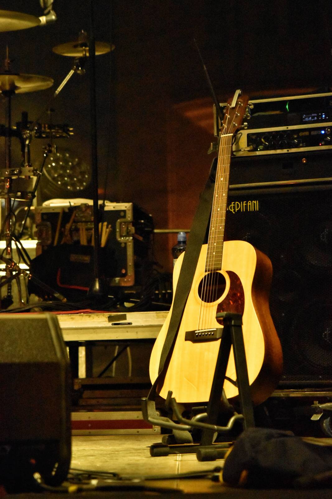 Chinaski rozezpívali plzeňské publikum svými největšími hity, předskakoval jim Marcell