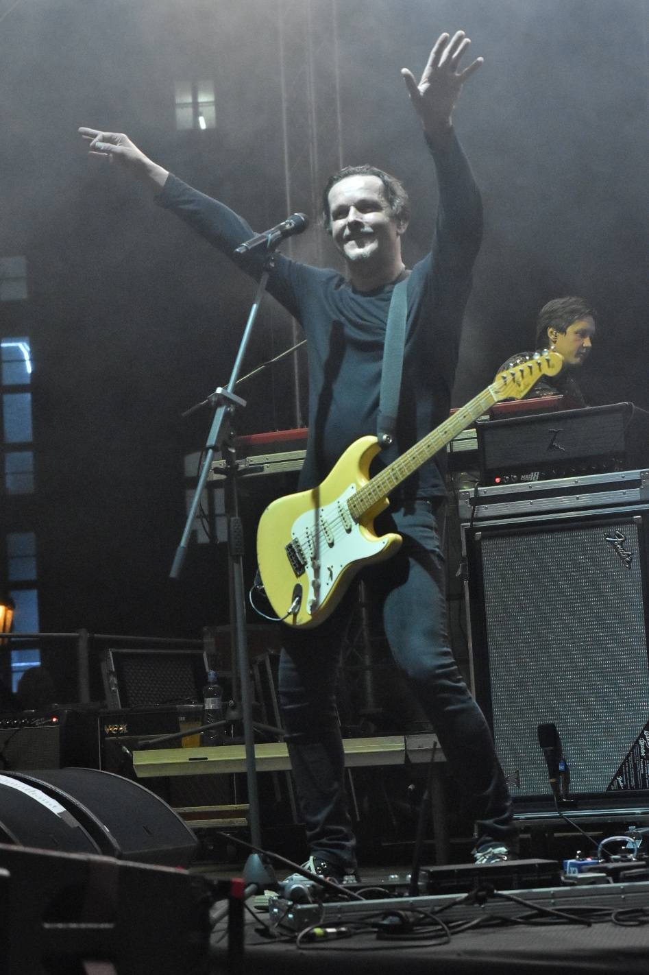 Chinaski rozezpívali plzeňské publikum svými největšími hity, předskakoval jim Marcell