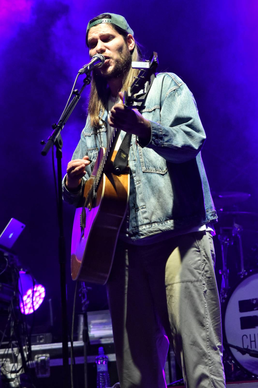 Chinaski rozezpívali plzeňské publikum svými největšími hity, předskakoval jim Marcell