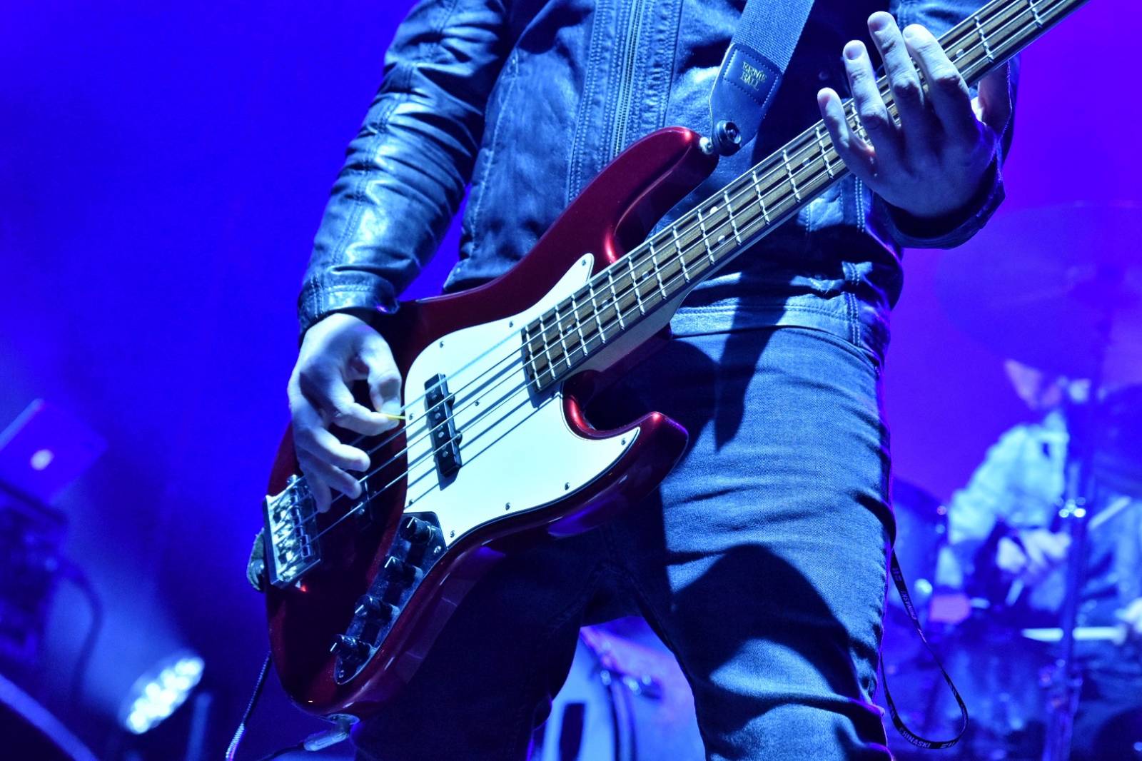 Chinaski rozezpívali plzeňské publikum svými největšími hity, předskakoval jim Marcell