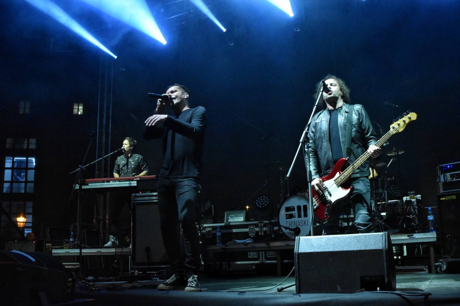 Chinaski rozezpívali plzeňské publikum svými největšími hity, předskakoval jim Marcell