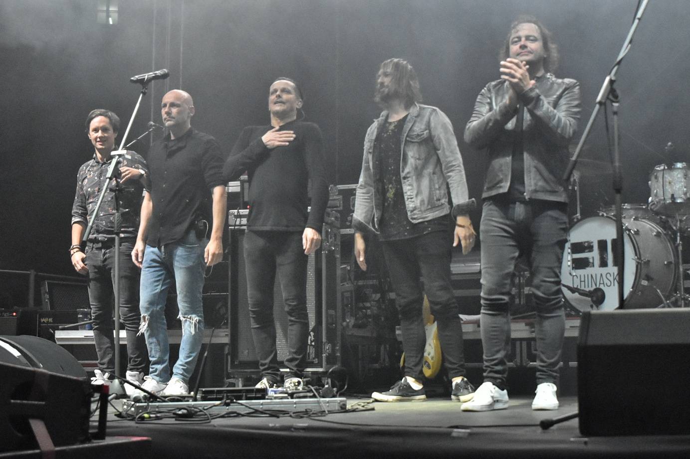 Chinaski rozezpívali plzeňské publikum svými největšími hity, předskakoval jim Marcell