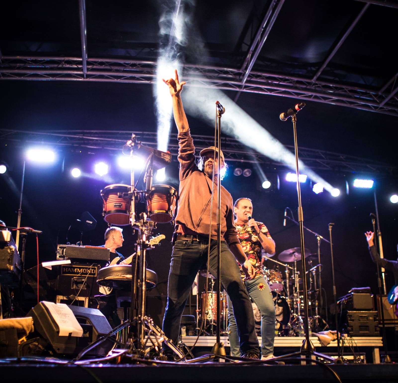 J.A.R. v plzeňském Leháru nezaháleli. A diskutovali, kdo je skutečný superhero