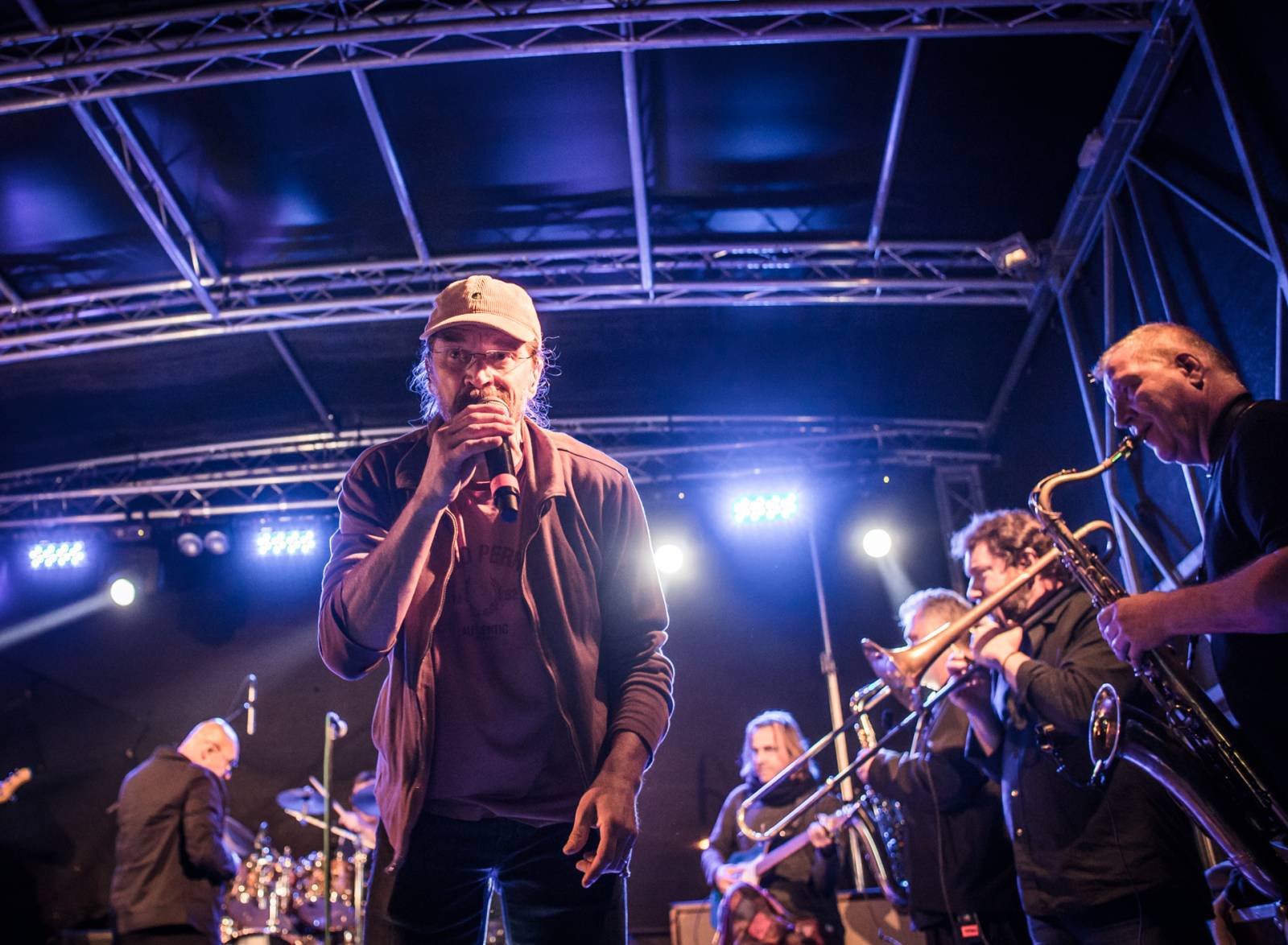 J.A.R. v plzeňském Leháru nezaháleli. A diskutovali, kdo je skutečný superhero