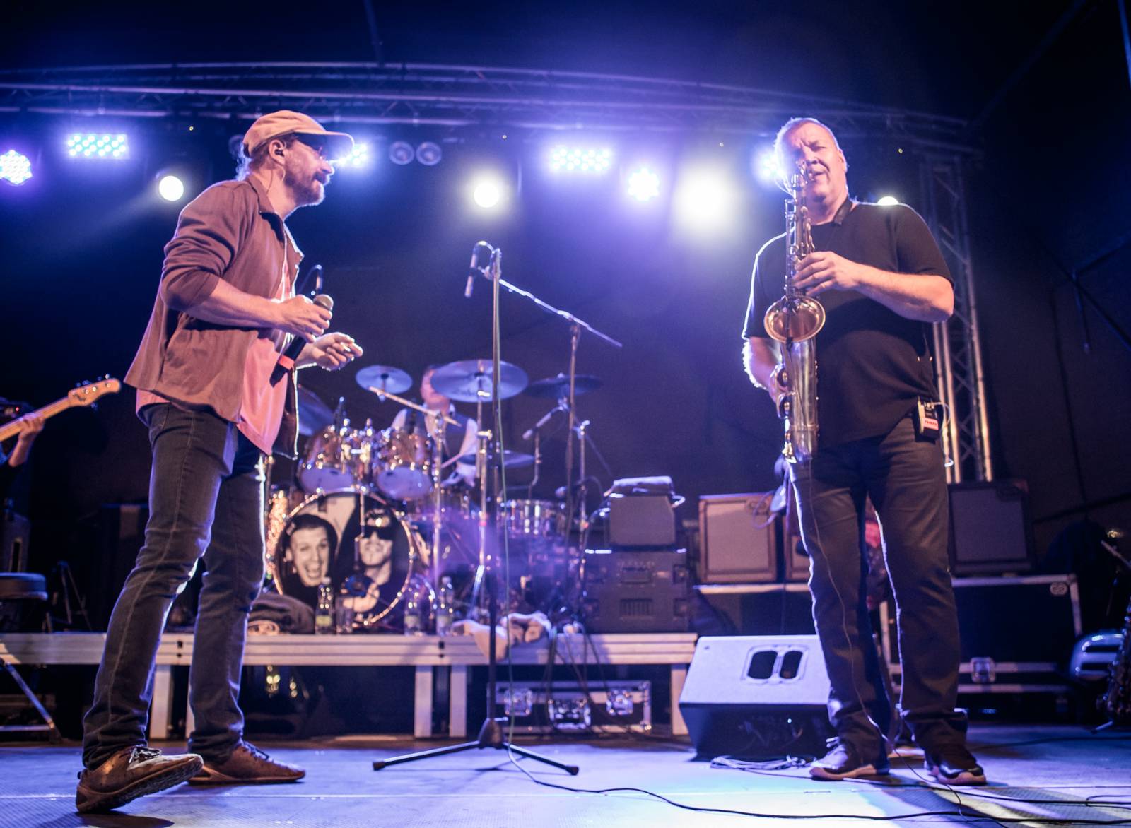 J.A.R. v plzeňském Leháru nezaháleli. A diskutovali, kdo je skutečný superhero