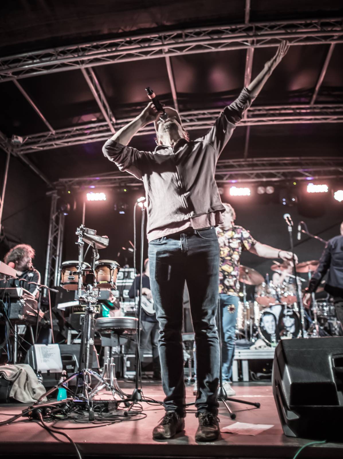 J.A.R. v plzeňském Leháru nezaháleli. A diskutovali, kdo je skutečný superhero