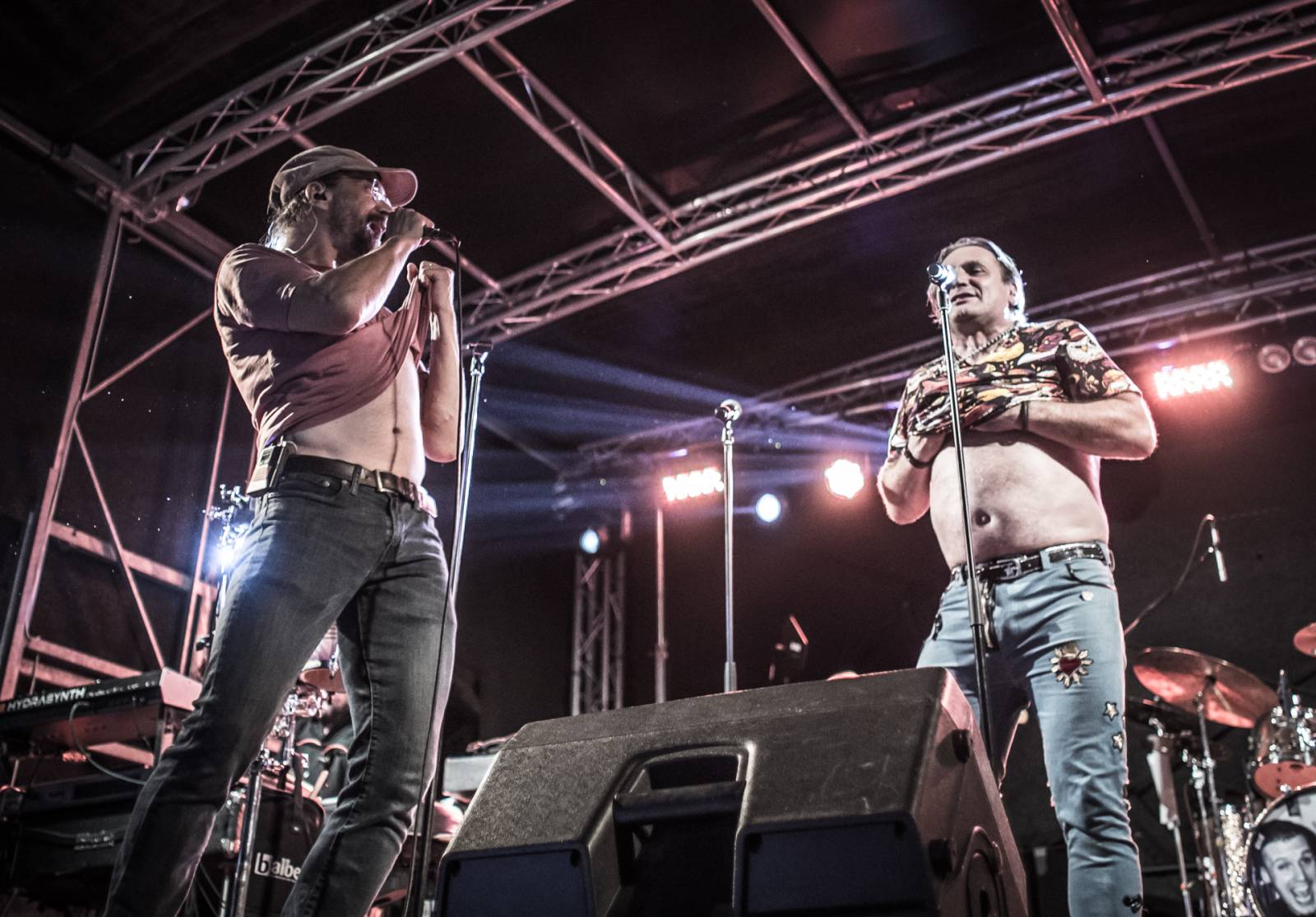 J.A.R. v plzeňském Leháru nezaháleli. A diskutovali, kdo je skutečný superhero