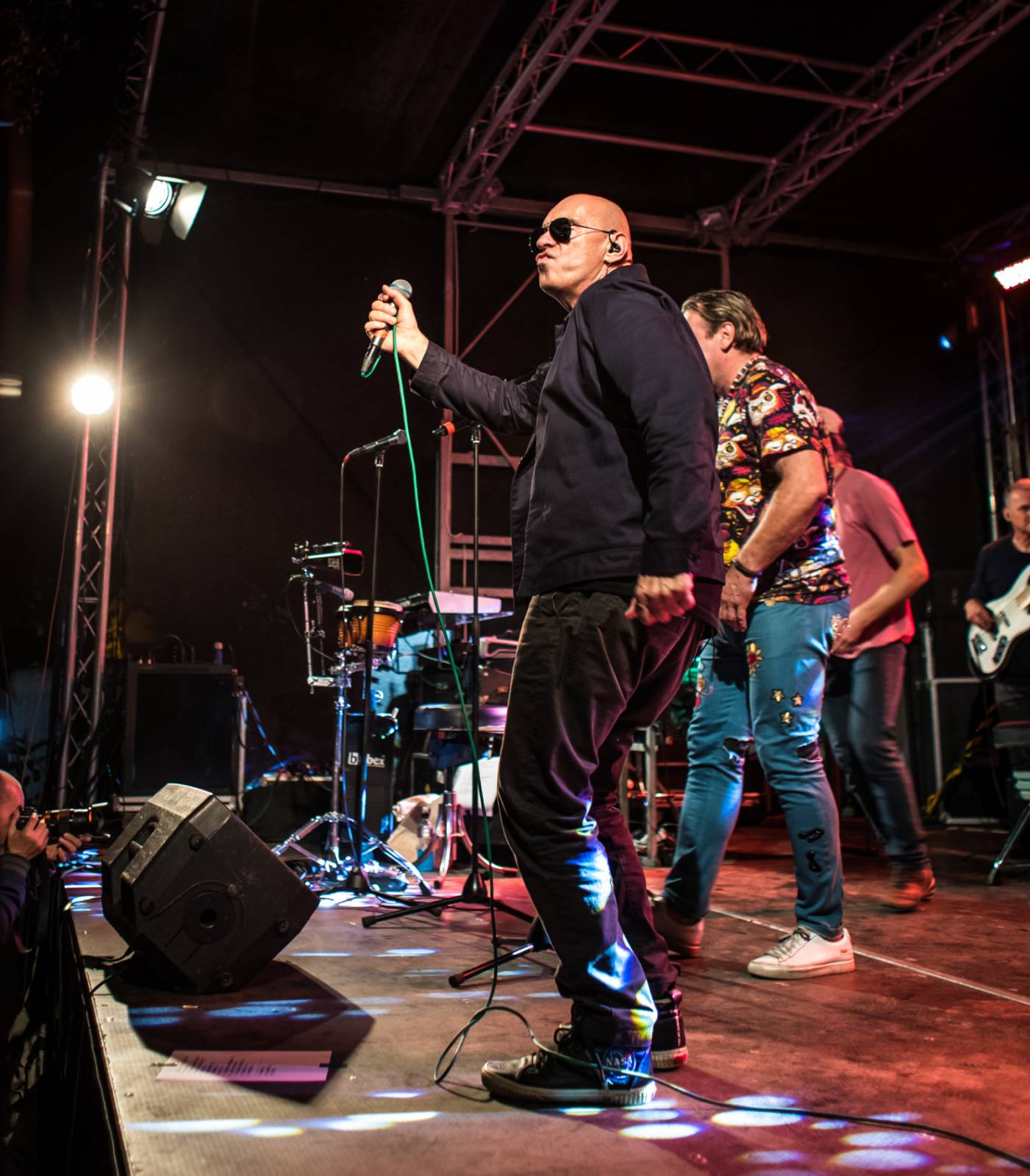 J.A.R. v plzeňském Leháru nezaháleli. A diskutovali, kdo je skutečný superhero