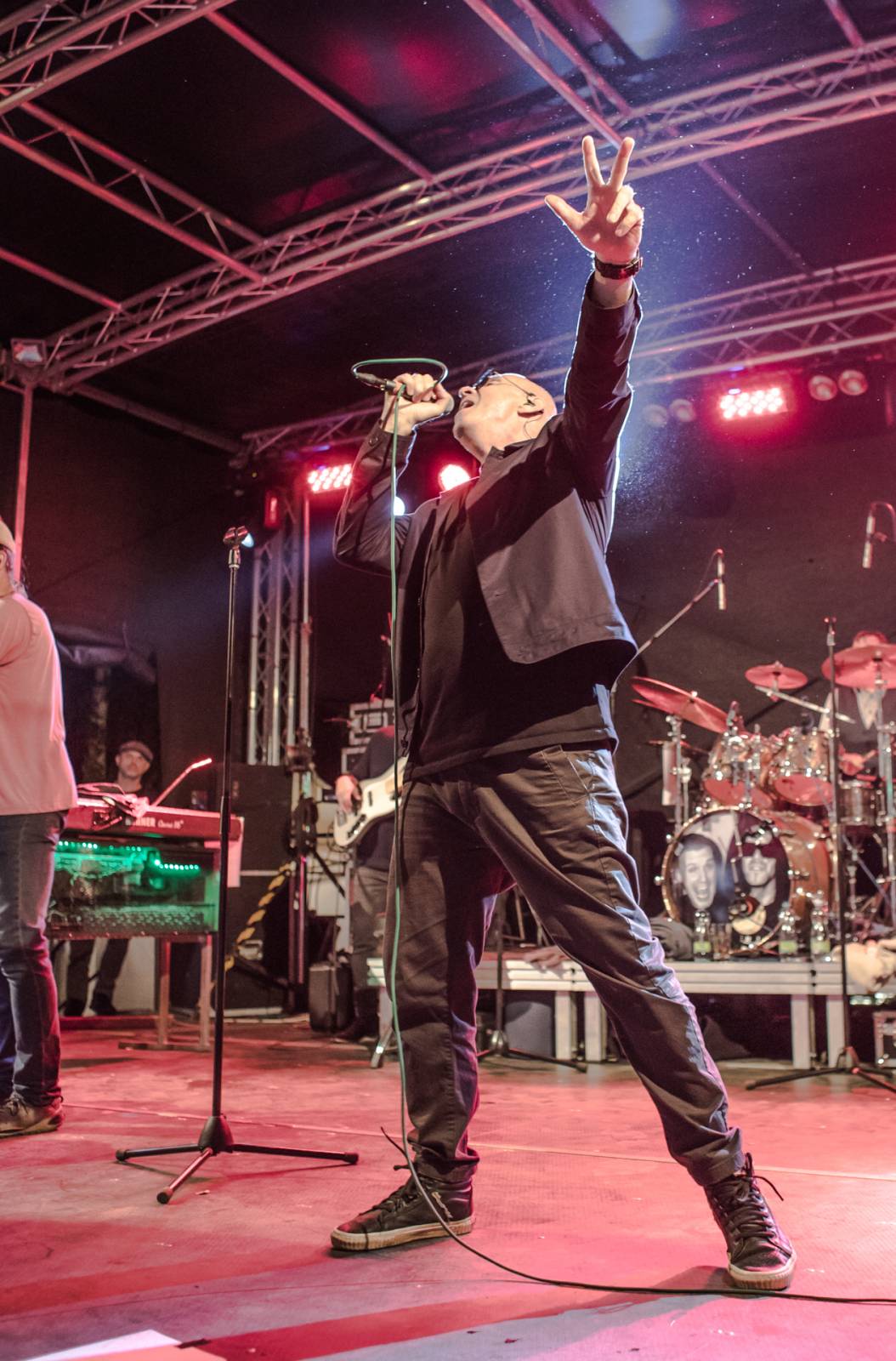 J.A.R. v plzeňském Leháru nezaháleli. A diskutovali, kdo je skutečný superhero