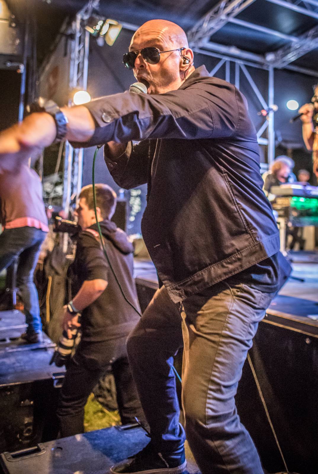 J.A.R. v plzeňském Leháru nezaháleli. A diskutovali, kdo je skutečný superhero