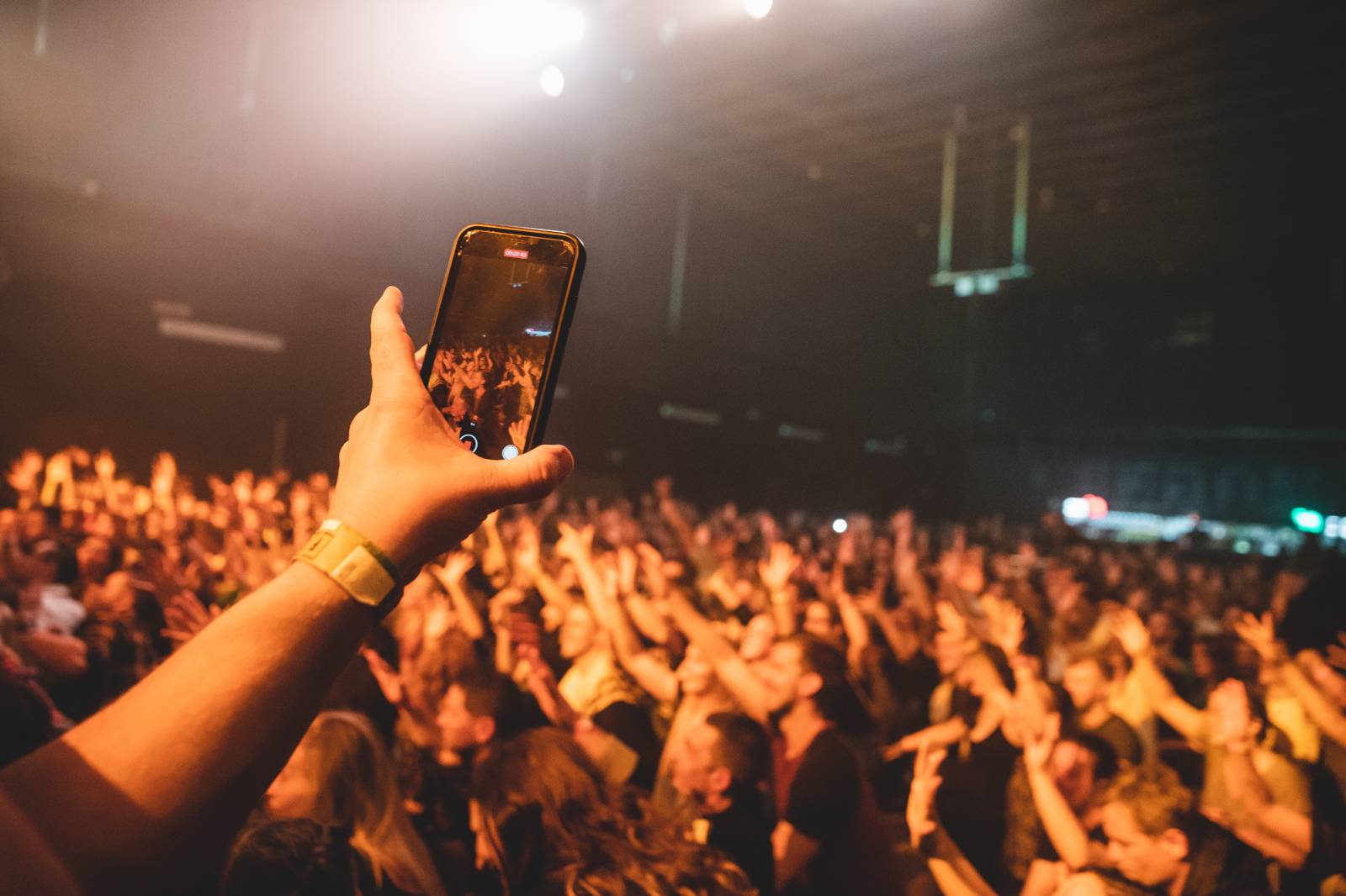 Polemic a Medial Banana roztančili vyprodanou brněnskou Flédu