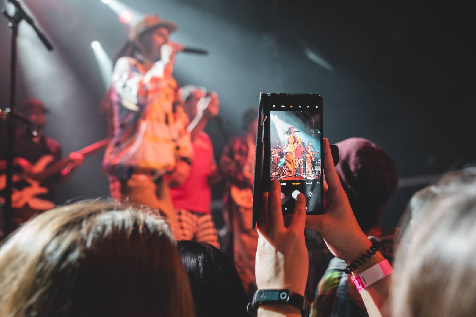 Polemic a Medial Banana roztančili vyprodanou brněnskou Flédu