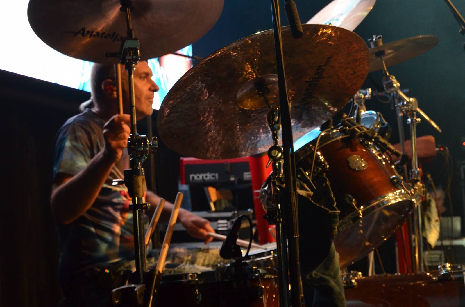 Olympic pokřtil desku Kaťata, během koncertu jedny kalhoty rovnou vydražil