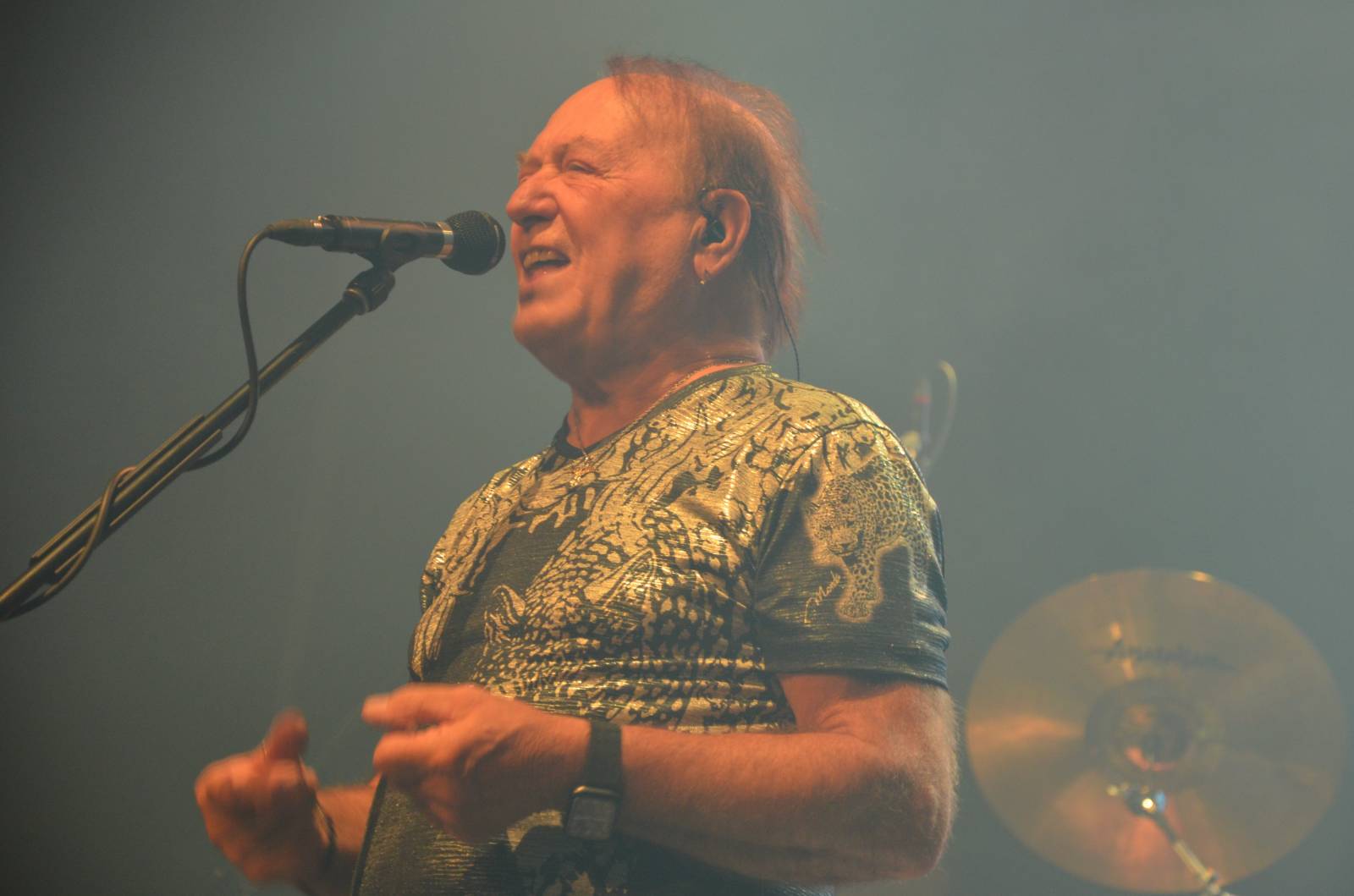 Olympic pokřtil desku Kaťata, během koncertu jedny kalhoty rovnou vydražil