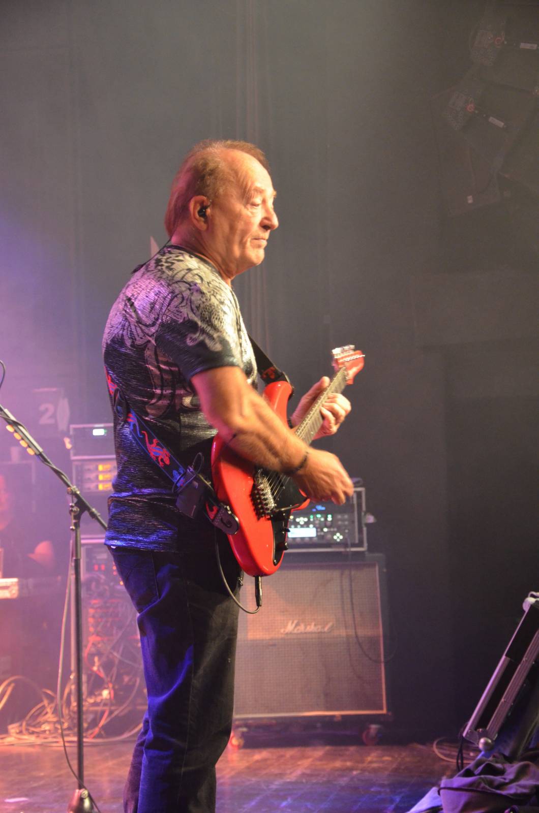 Olympic pokřtil desku Kaťata, během koncertu jedny kalhoty rovnou vydražil