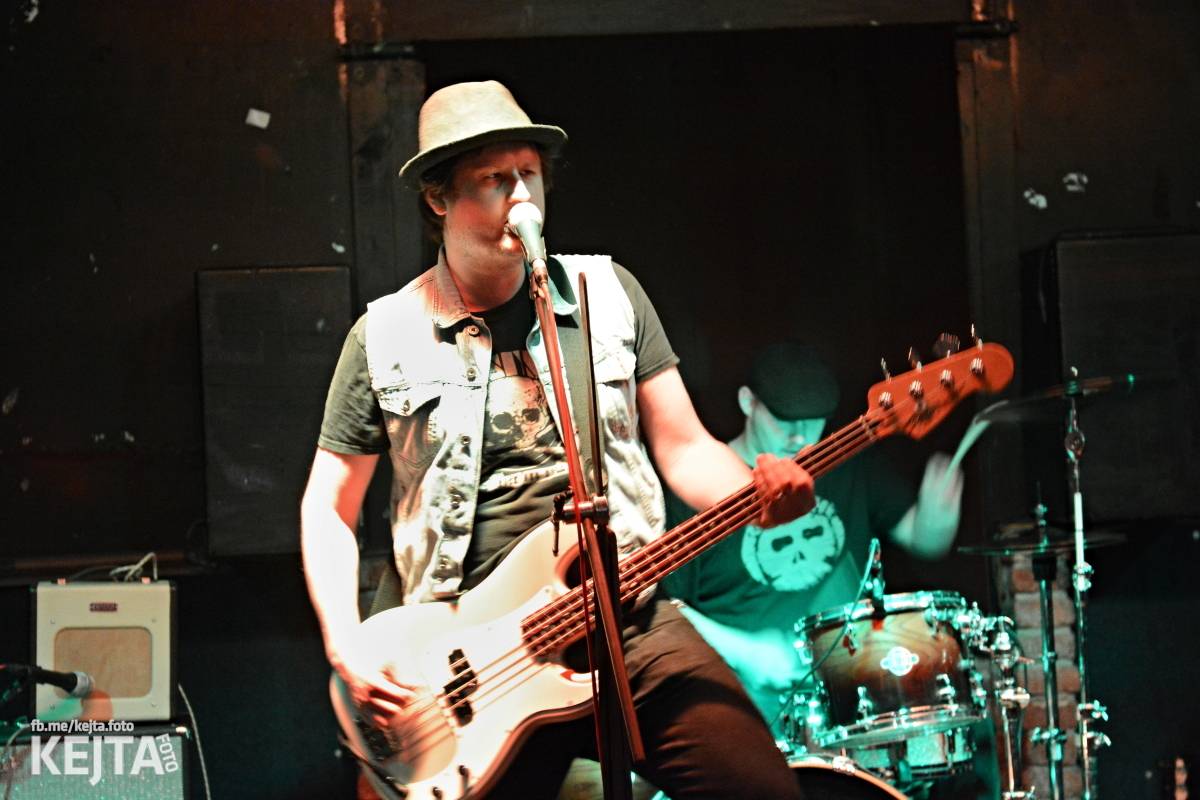 Punkový rej v Modré Vopici: zahráli WOSA, Apple juice, Čára, Resumé i RV-4