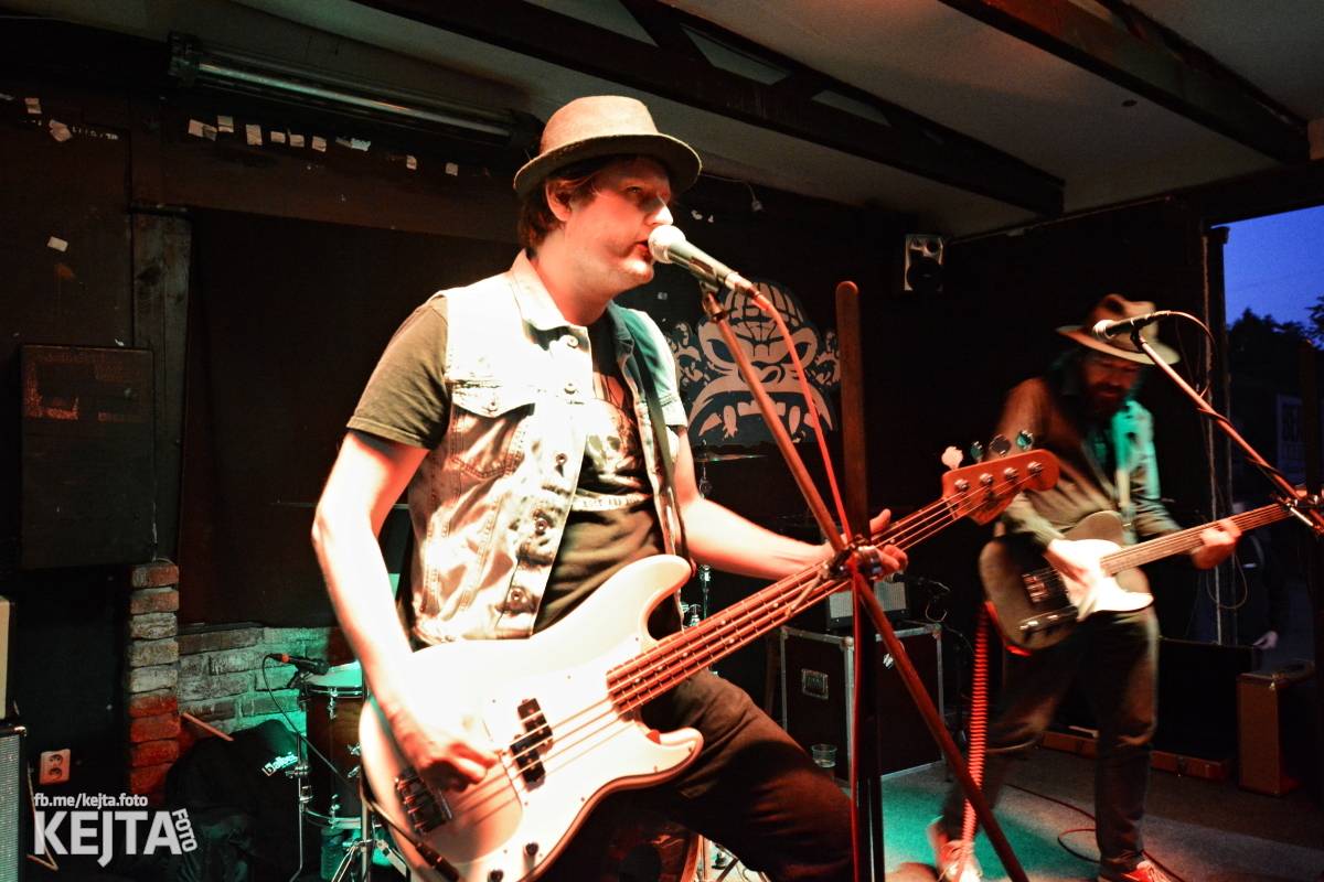 Punkový rej v Modré Vopici: zahráli WOSA, Apple juice, Čára, Resumé i RV-4