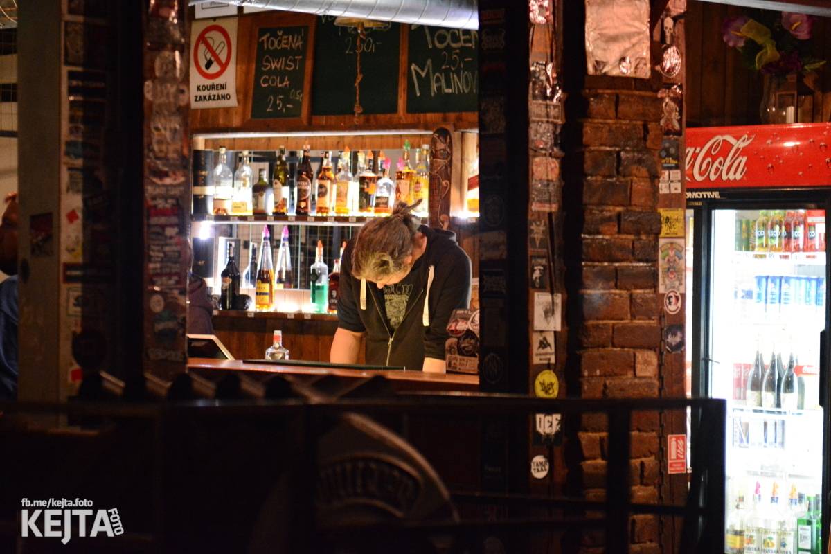 Punkový rej v Modré Vopici: zahráli WOSA, Apple juice, Čára, Resumé i RV-4