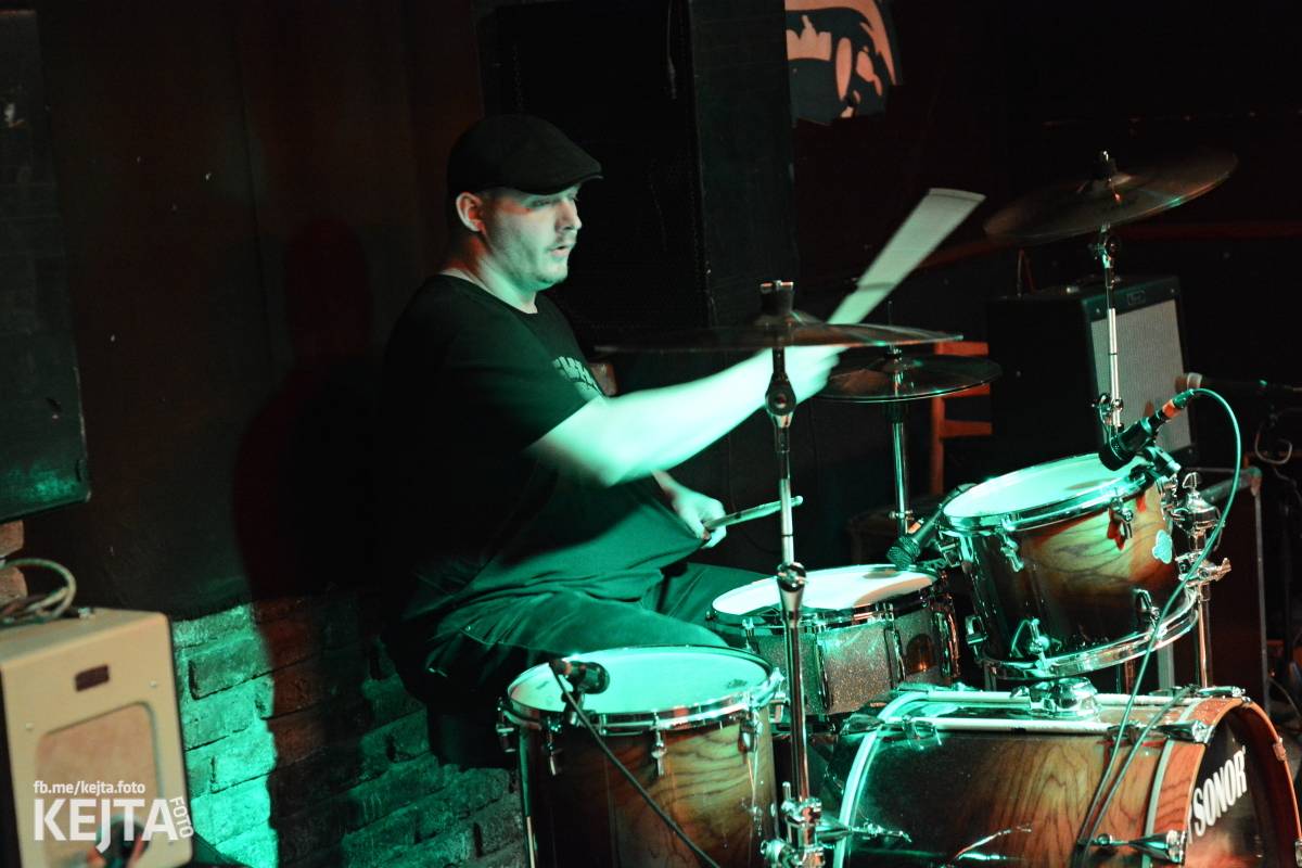 Punkový rej v Modré Vopici: zahráli WOSA, Apple juice, Čára, Resumé i RV-4