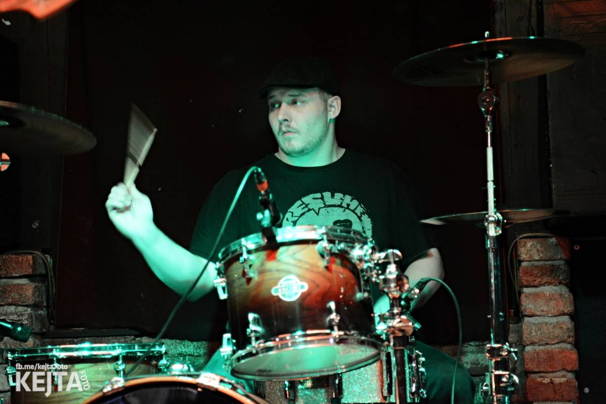 Punkový rej v Modré Vopici: zahráli WOSA, Apple juice, Čára, Resumé i RV-4