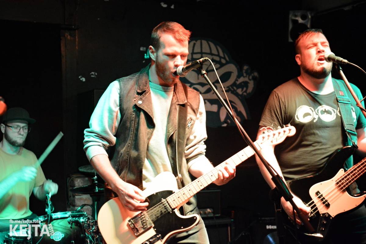 Punkový rej v Modré Vopici: zahráli WOSA, Apple juice, Čára, Resumé i RV-4