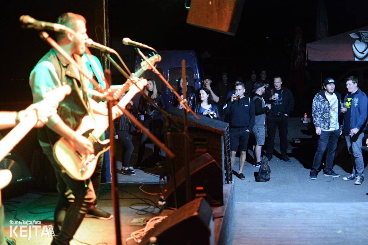 Punkový rej v Modré Vopici: zahráli WOSA, Apple juice, Čára, Resumé i RV-4