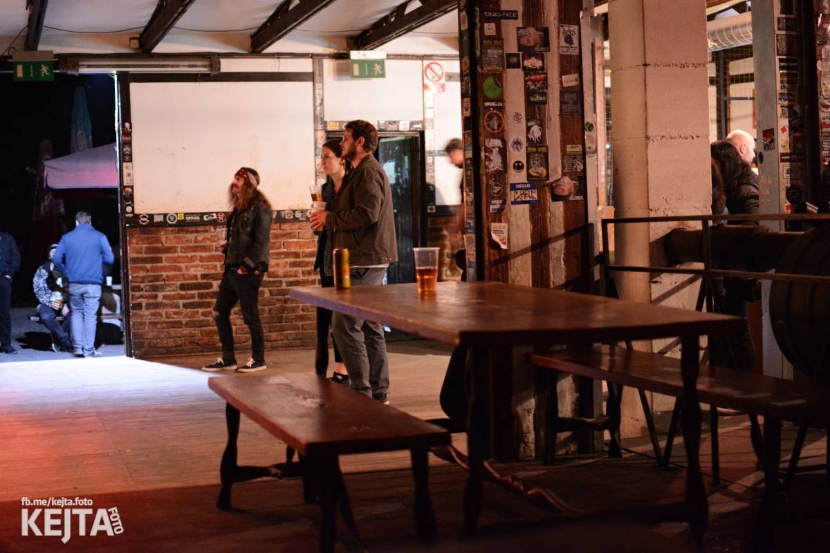 Punkový rej v Modré Vopici: zahráli WOSA, Apple juice, Čára, Resumé i RV-4