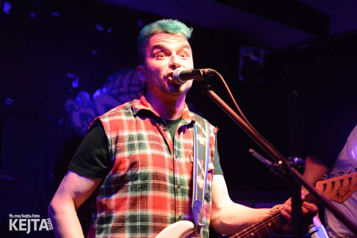 Punkový rej v Modré Vopici: zahráli WOSA, Apple juice, Čára, Resumé i RV-4