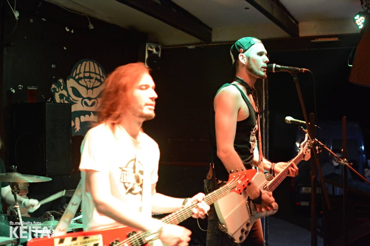 Punkový rej v Modré Vopici: zahráli WOSA, Apple juice, Čára, Resumé i RV-4