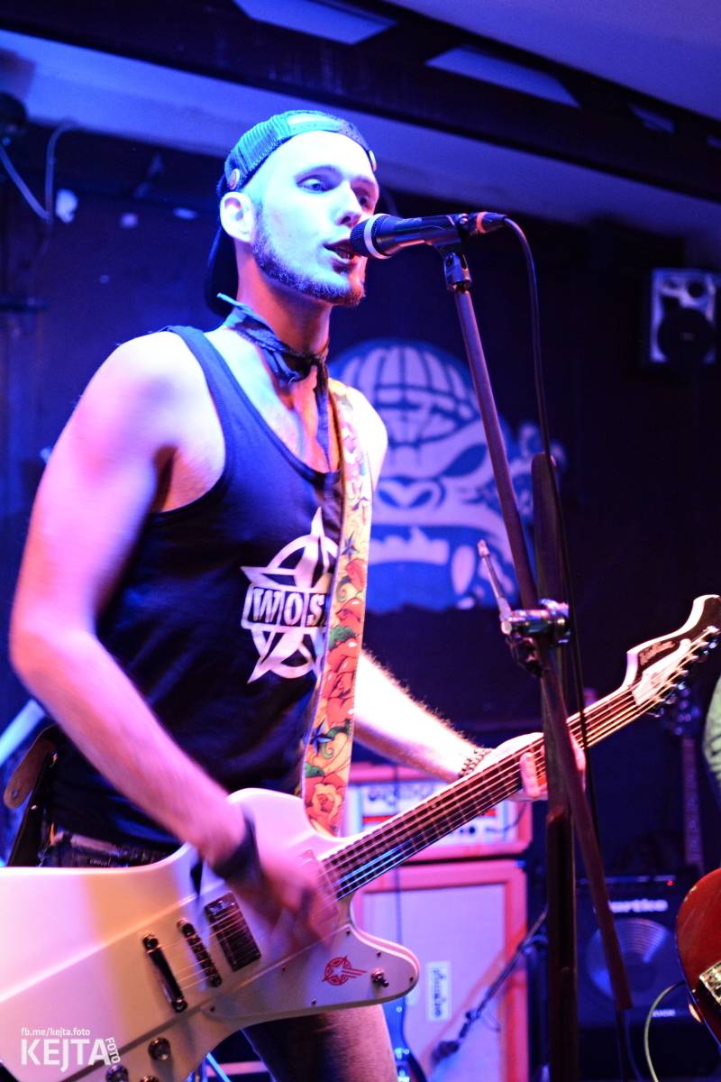 Punkový rej v Modré Vopici: zahráli WOSA, Apple juice, Čára, Resumé i RV-4