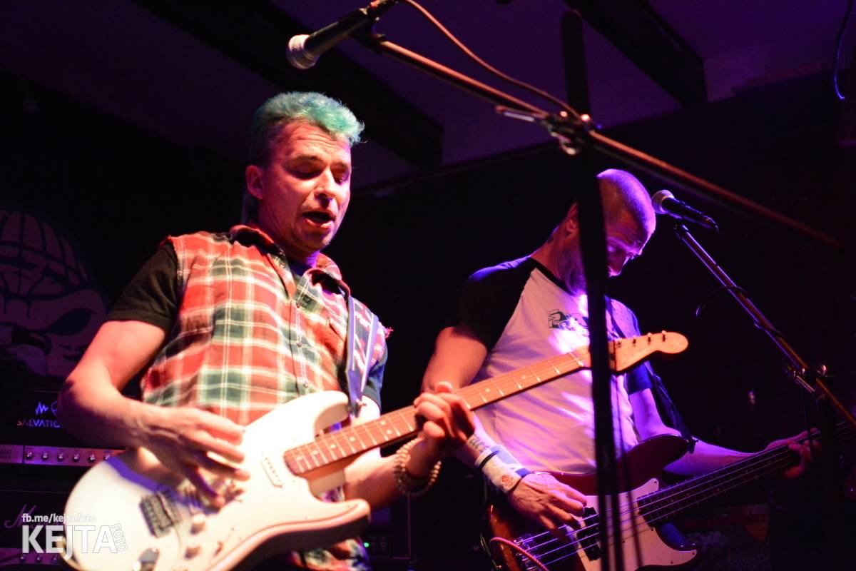 Punkový rej v Modré Vopici: zahráli WOSA, Apple juice, Čára, Resumé i RV-4