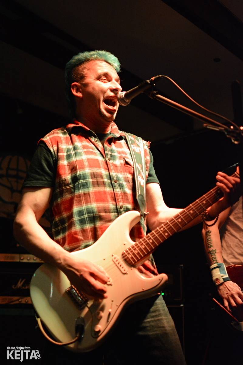 Punkový rej v Modré Vopici: zahráli WOSA, Apple juice, Čára, Resumé i RV-4