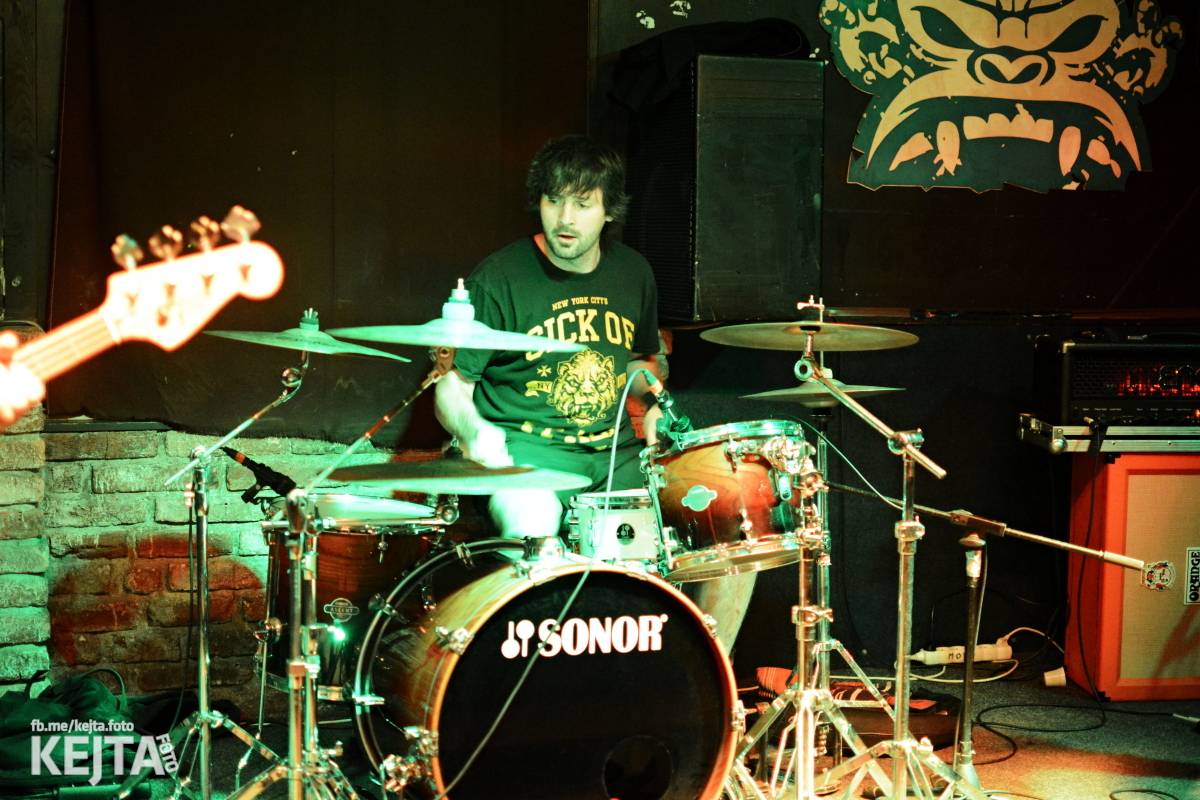 Punkový rej v Modré Vopici: zahráli WOSA, Apple juice, Čára, Resumé i RV-4