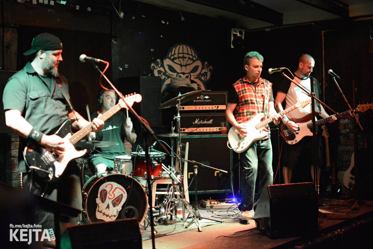 Punkový rej v Modré Vopici: zahráli WOSA, Apple juice, Čára, Resumé i RV-4