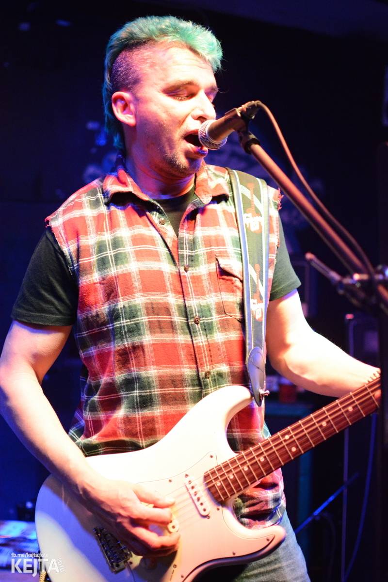 Punkový rej v Modré Vopici: zahráli WOSA, Apple juice, Čára, Resumé i RV-4