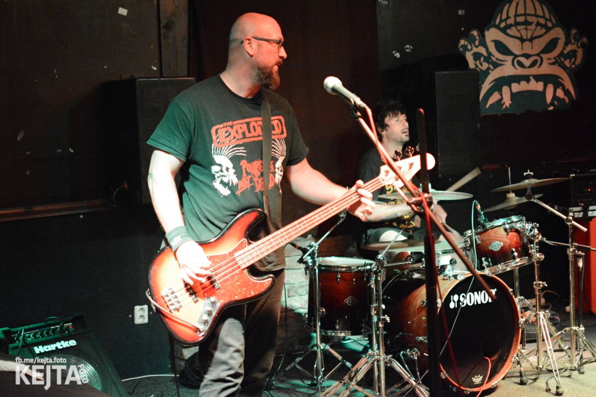 Punkový rej v Modré Vopici: zahráli WOSA, Apple juice, Čára, Resumé i RV-4