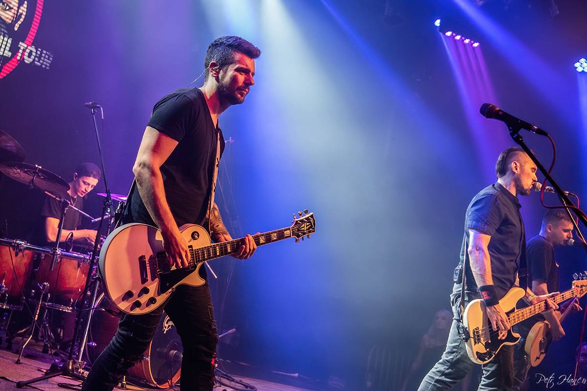 zakázanÝovoce se dočkalo křtu loňského alba a odloženého turné