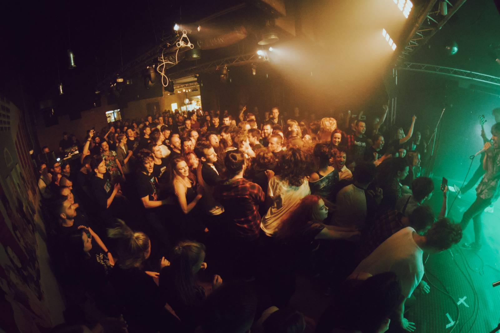 John Wolfhooker rozbili brněnskou Melodku, přivezli si Monsters & Mothership a landless