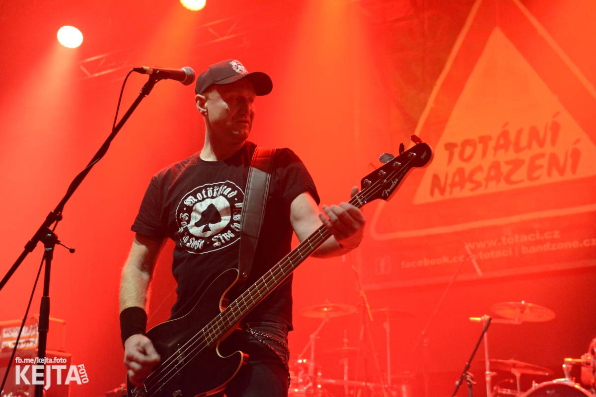 Totální nasazení oslavilo 30 let, vystoupili také Plexis, The Fialky nebo Deratizéři