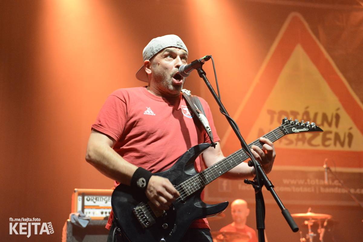 Totální nasazení oslavilo 30 let, vystoupili také Plexis, The Fialky nebo Deratizéři