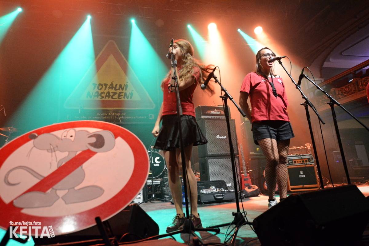 Totální nasazení oslavilo 30 let, vystoupili také Plexis, The Fialky nebo Deratizéři